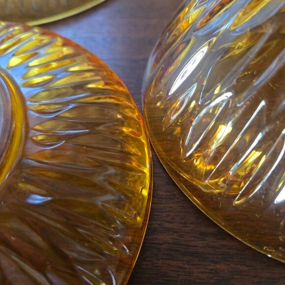 Vereco Glass Bowl and Saucers, Service for 4, VTG French Tempered Glass 6.25" - Picture 16 of 16